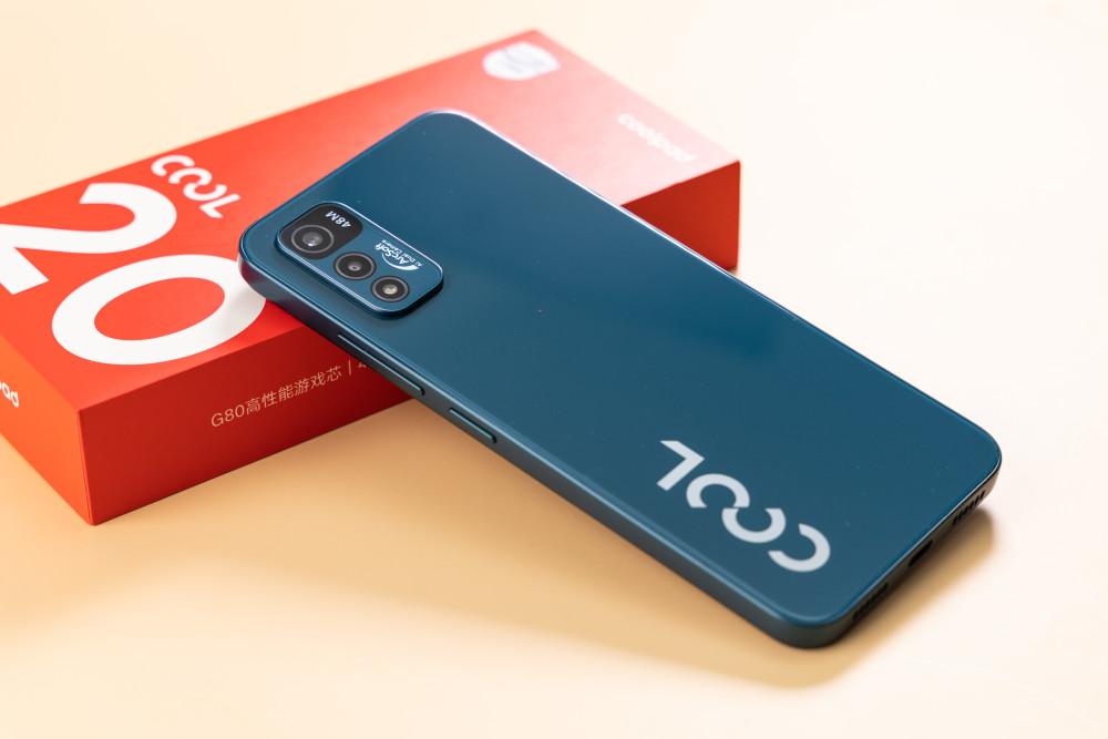 手机外观发展至今，是否还有颠峰审美之作？苹果或许不是唯一答案