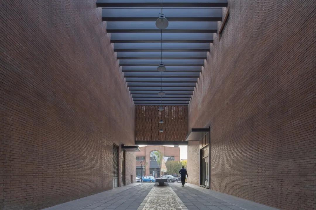 三重转换，天津天拖厂房改造/深圳华汇设计