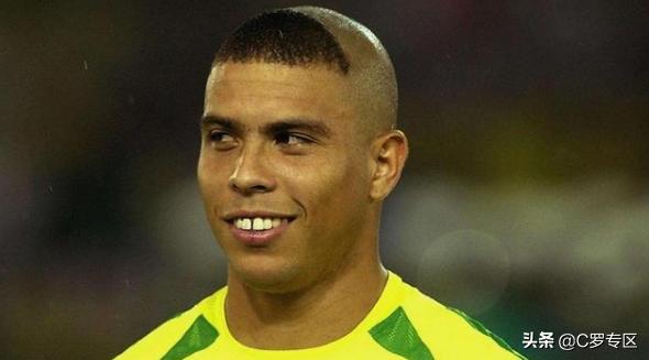 罗纳尔多与小罗世纪拥抱,罗纳尔多和小李子谁有名