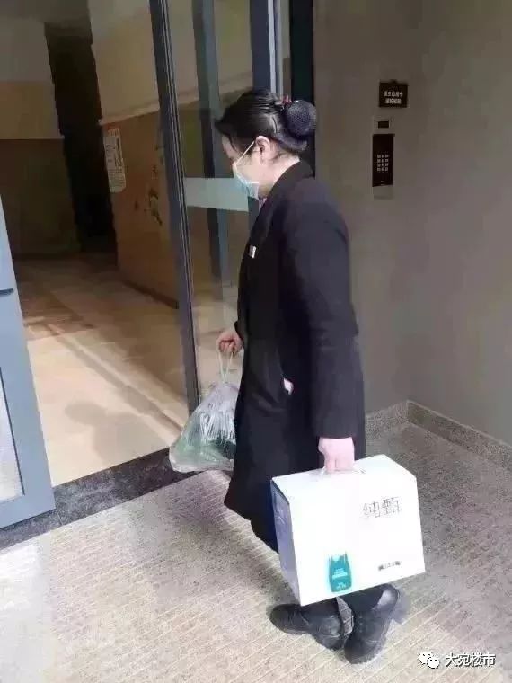 疫情就是一面照妖镜是真的吗,疫情就是一面照妖镜的图片