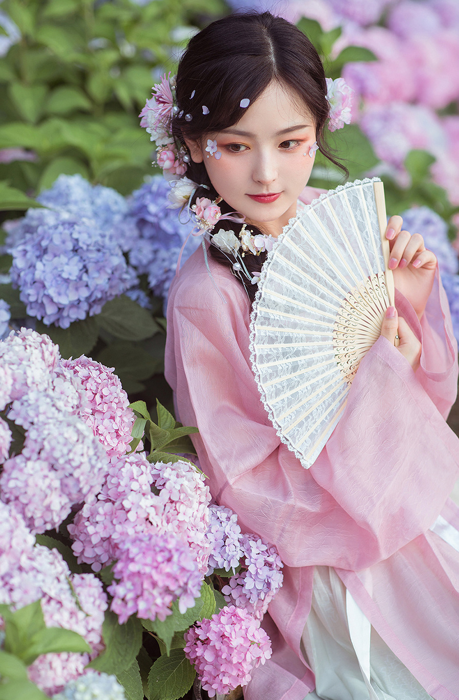 穿汉服的发型怎么扎简单又好看,穿汉服不知道扎什么短发