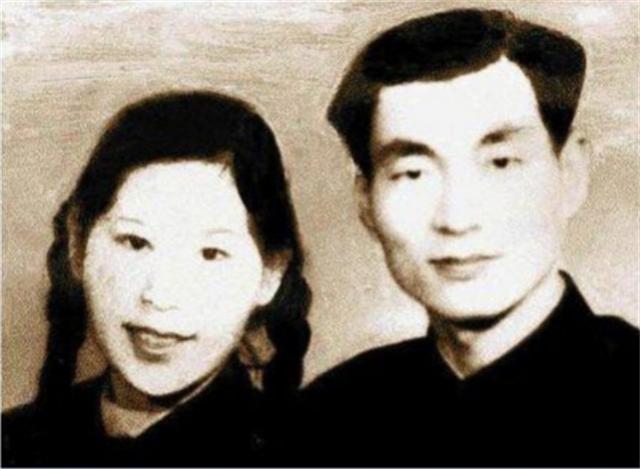 走近*镕基朱**及其家人：妻子劳安很“可爱”