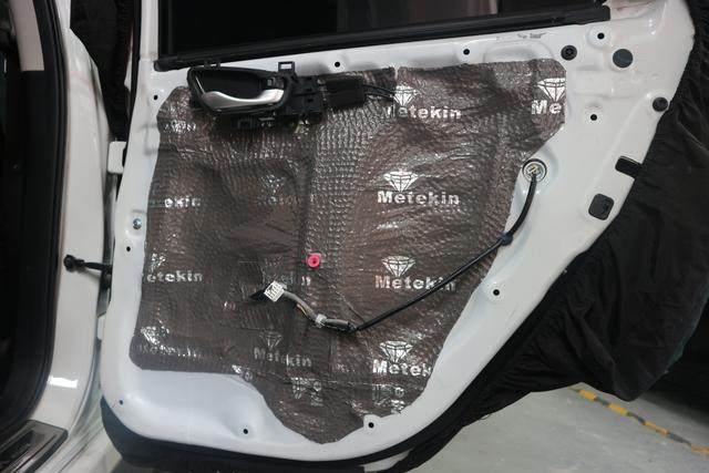 除了“起步无敌,180过弯”,本田思域的音响同样让豪车望尘莫及