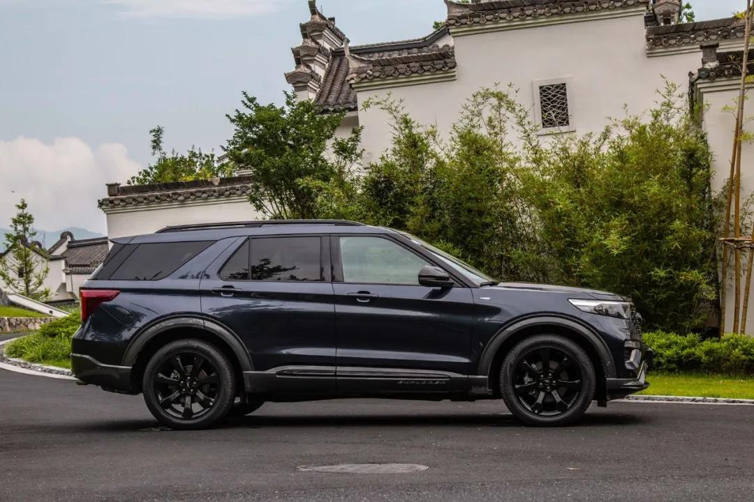 全新福特探险者选哪个配置,福特全新探险者对比途昂