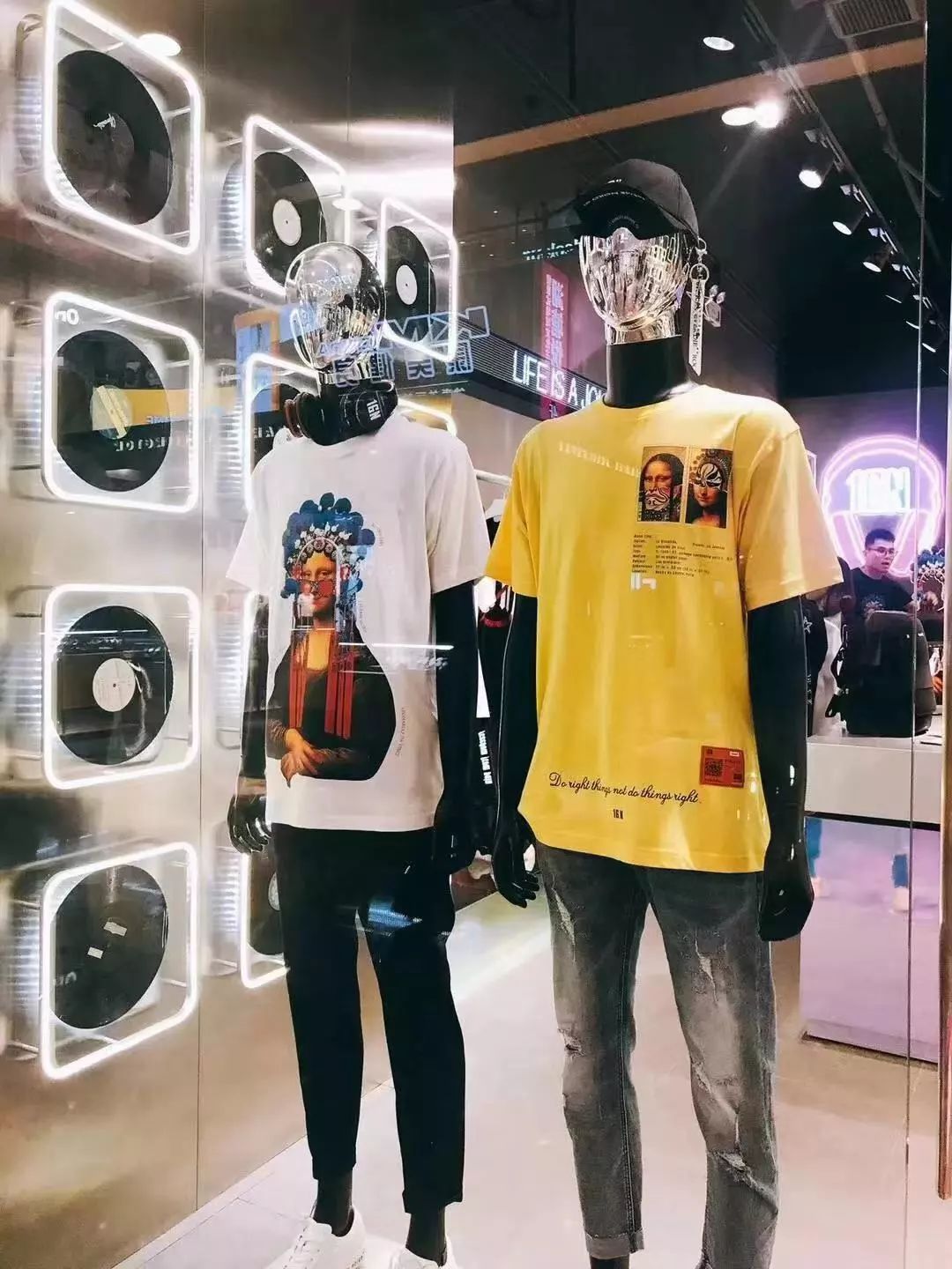 觉得太平鸟、GXG、卡宾不够潮？这个潮流男装可能正对你胃口！