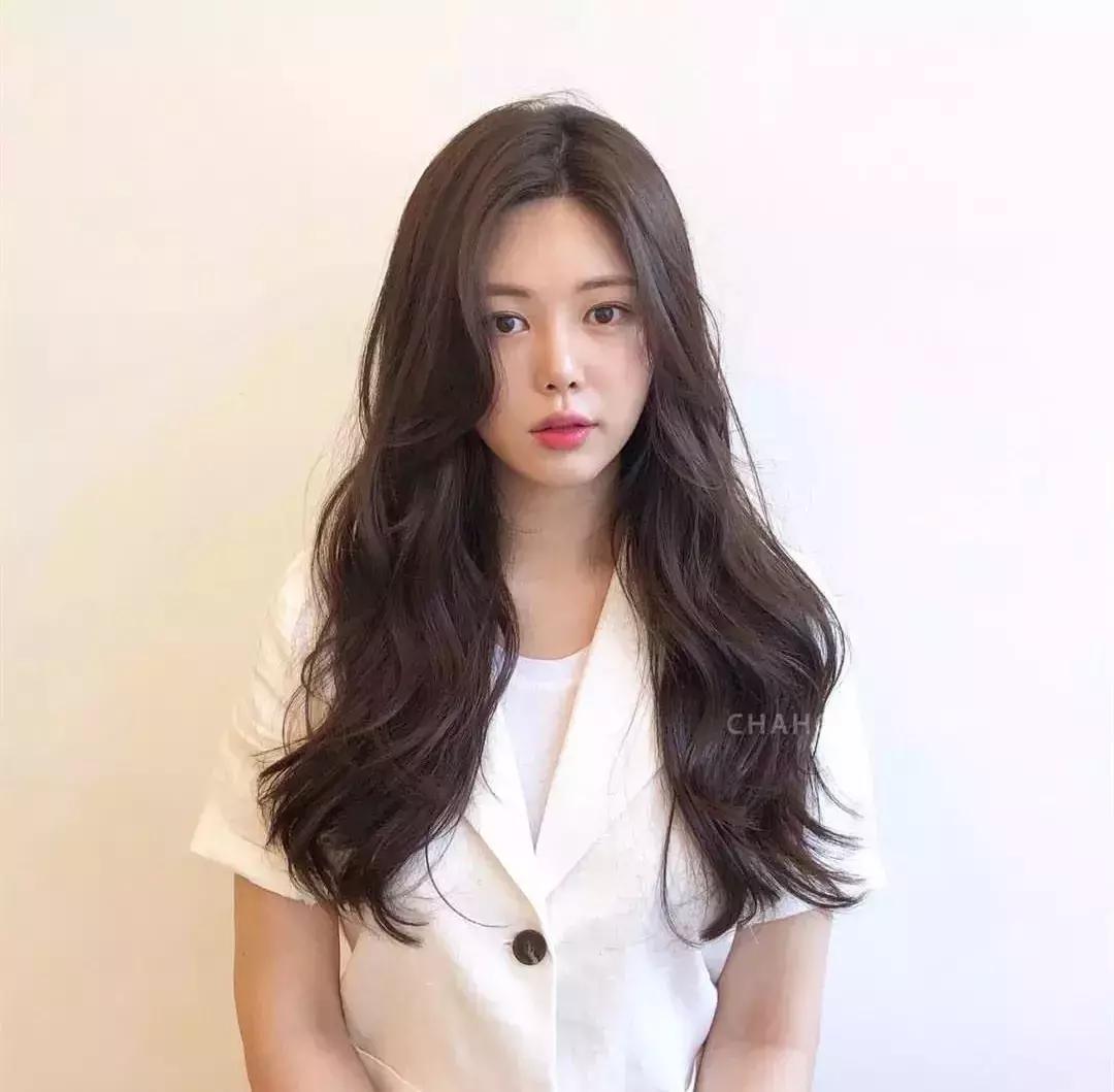 大脸国字脸适合的短发发型,大脸妹子最适合的四款发型