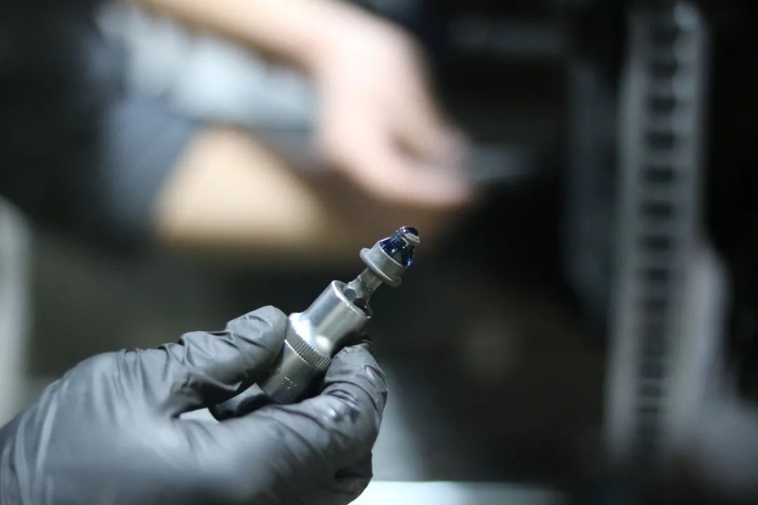 怪兽改造跑车视频,宝马f20120改装