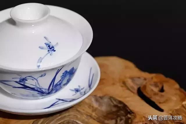 盖碗各种花式拿法,正确拿盖碗的手势大全