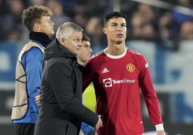 欧冠之神！两次补时进球助曼联拿到1分，足坛赞美C罗的一天又来了