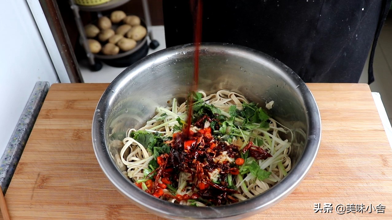 凉拌豆腐皮怎么做才最好吃,怎么做凉拌豆腐皮好吃又简单