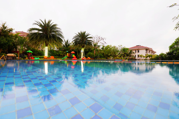 幸亏我来了再不来素材就没了,海南月亮湾的夜晚