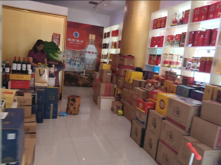 *疆新**最大的冷冻食品交易市场在这里!里面东西齐全建的也很大气!