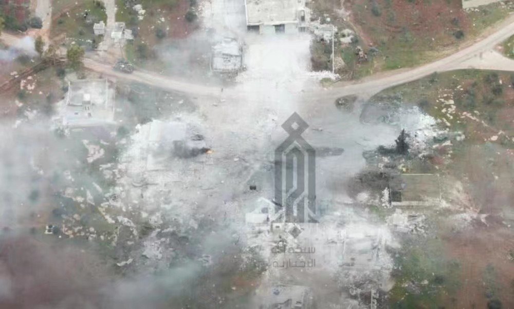 叙军阵地被炸成月球表面，士兵七窍流血：大批美军坦克突然参战