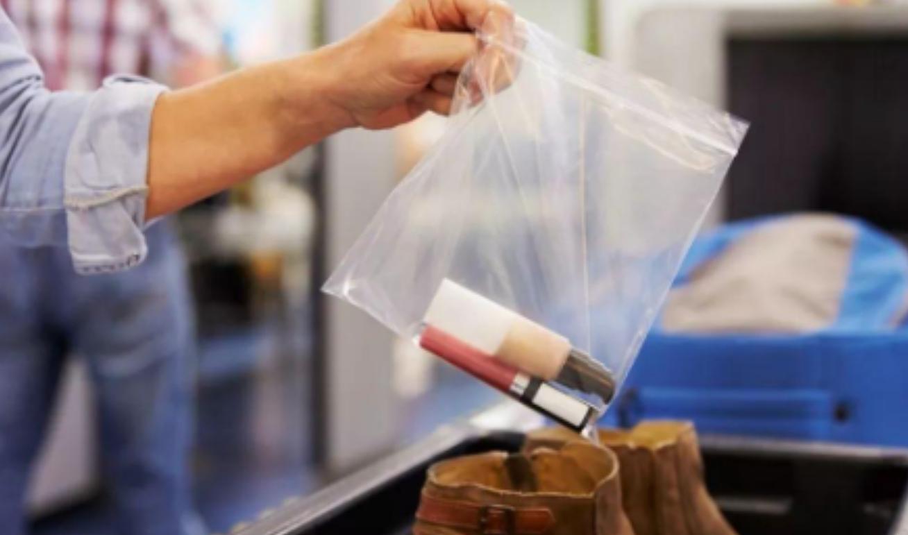 坐飞机需要准备什么证件去海口市,新生儿坐飞机需要准备什么东西