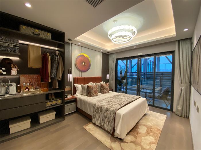 实地踩盘大反转!万科翡翠中央pk阳光城光明未来悦,胜者是它?