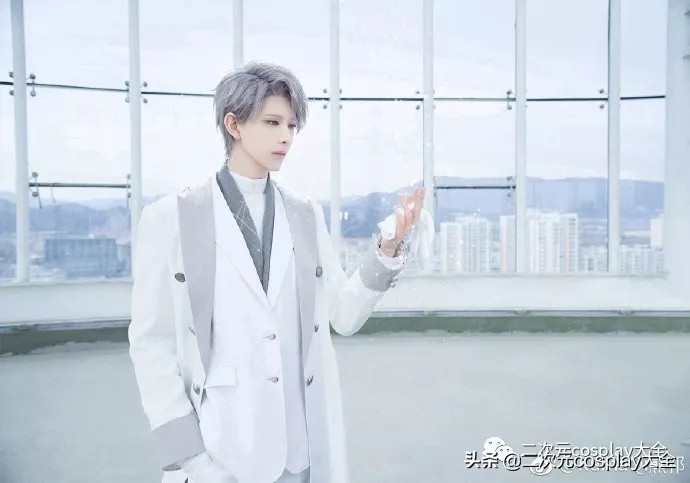 熊祁cos冰上的尤里图片,熊祁cos恋与制作人全员