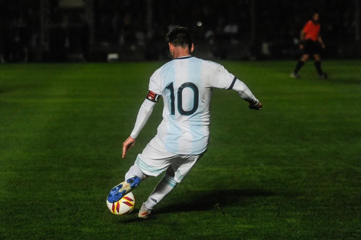 梅西从未缺席国家队的一场比赛,梅西还会重新踏上职业比赛吗