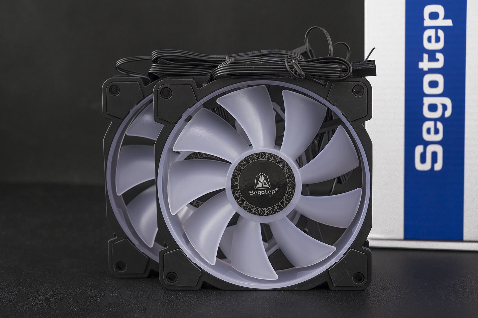 装了这个灯，我就是这条街最靓的仔，玩转全塔RGB主机