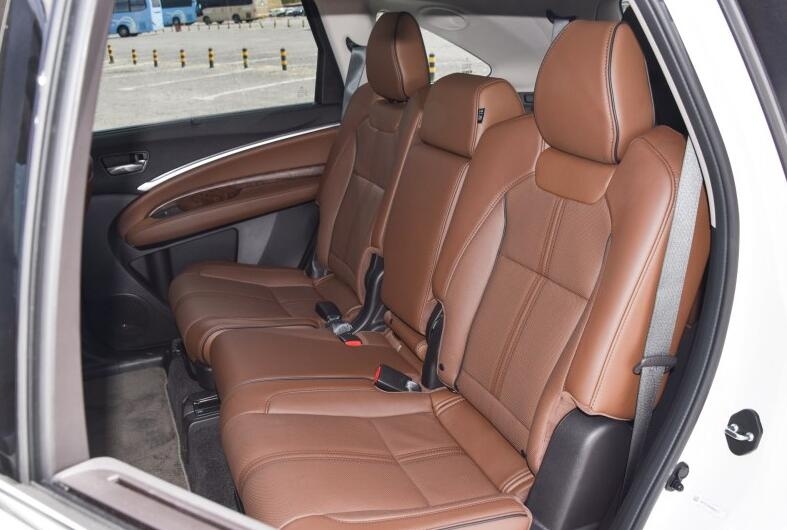 车身尺寸跟陆巡差不多的suv,比陆巡好的suv车型