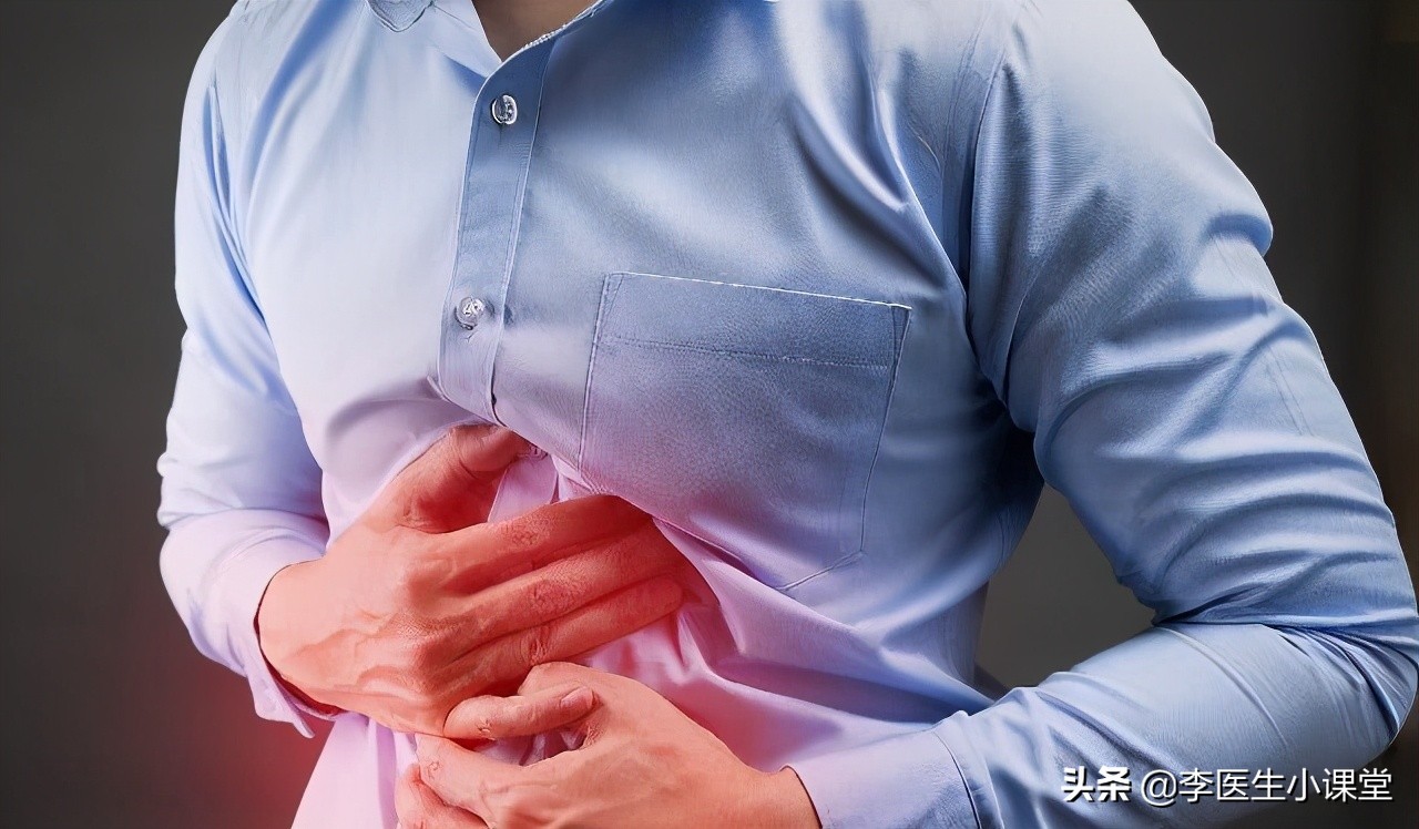 口腔溃疡很痛吃东西喊痛,口腔溃疡吃维生素b2还是维生素c好