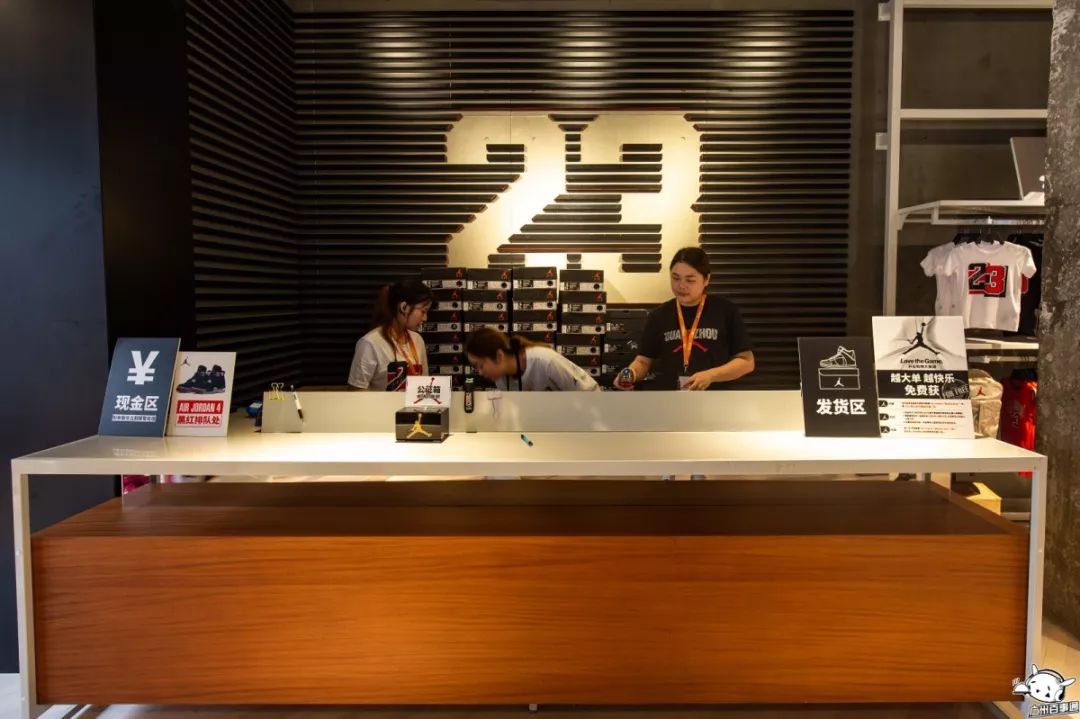 广州最大的AJ旗舰店来了!独栋双层,还有24款限量球鞋...