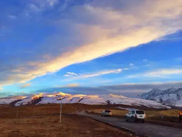 人间天堂美景原唱完整版,人间天堂美丽的丽江