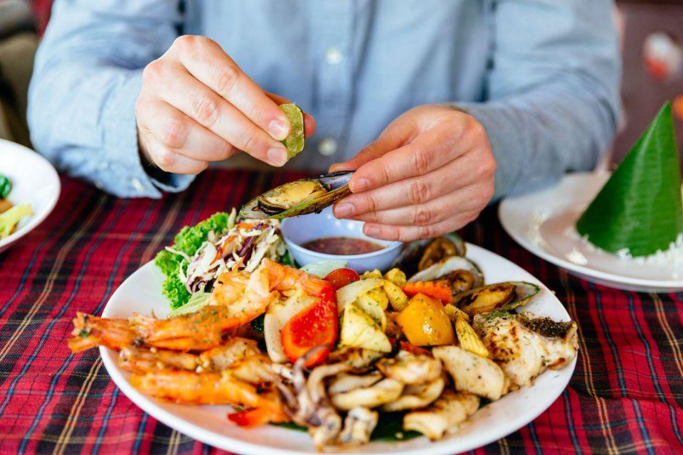 维生素b12是人体必备的常量元素吗,维生素b12是不是营养药