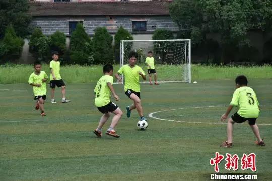 中国足球要从儿童抓起,中国足球必须从娃娃做起