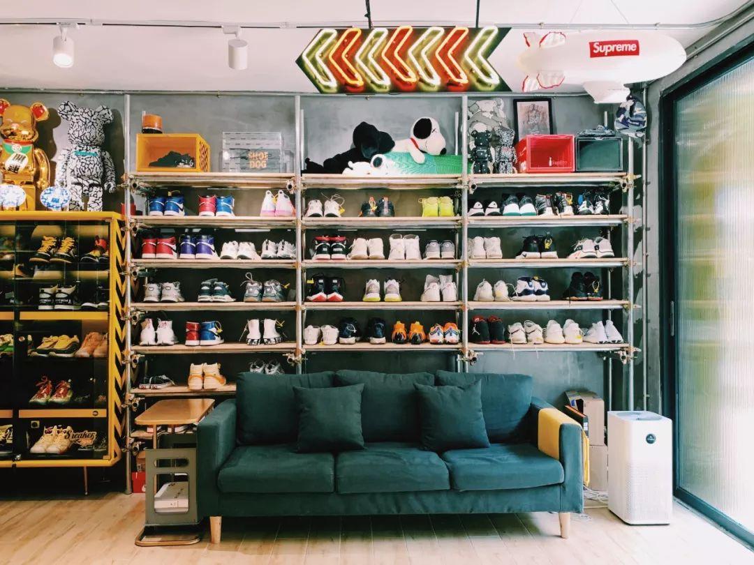 抖音万能修复神器，泡面真的能补鞋吗？专业球鞋修复师这么说