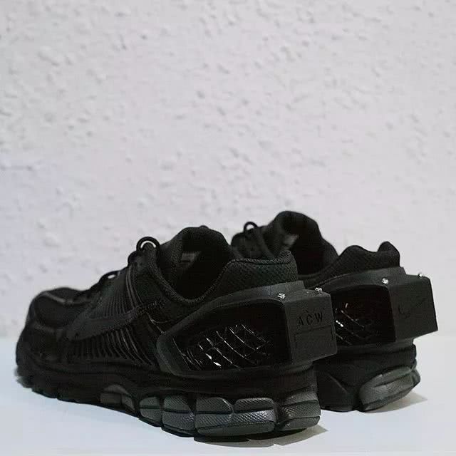 不想撞衫怎么穿好看,不想撞衫穿什么跑鞋