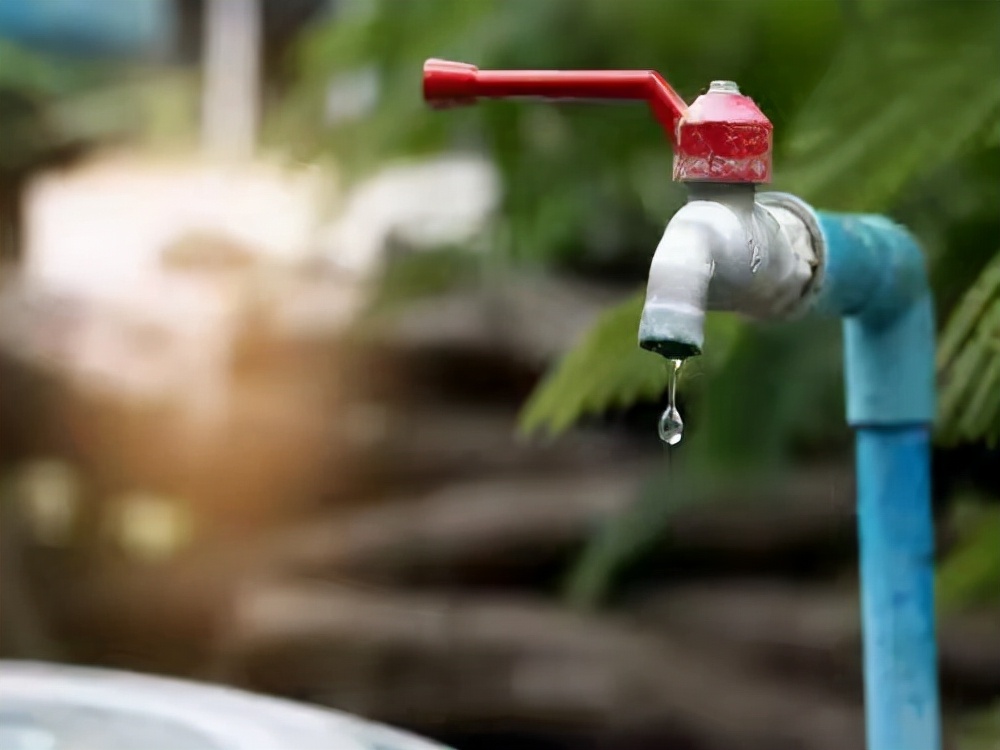 笑死人！男子嫖娼因时间太短愤而报警？