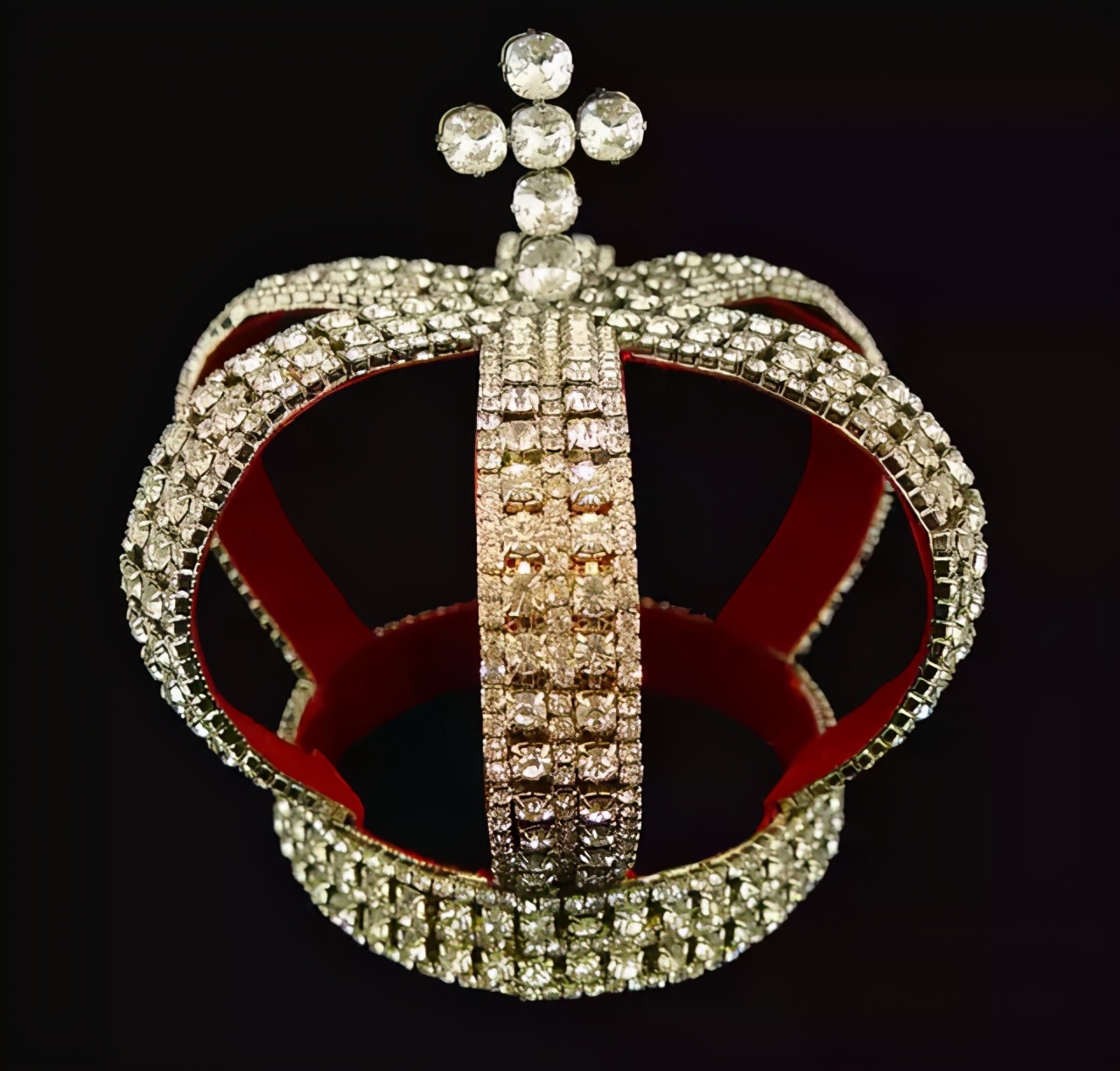 特朗普为三任美女老婆买大钻戒,可比竞选总统“认真”多了