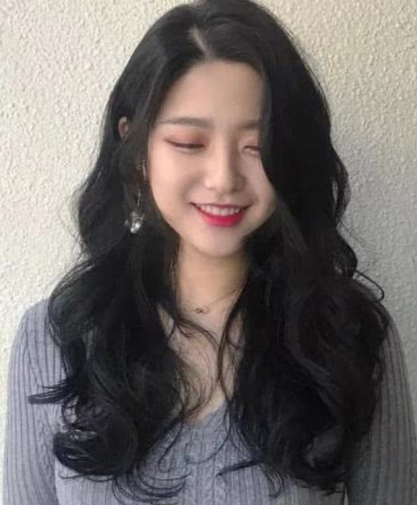 走亲访友怕“撞发”？丢掉“羊毛卷”换“梅花烫”，赚足回头率