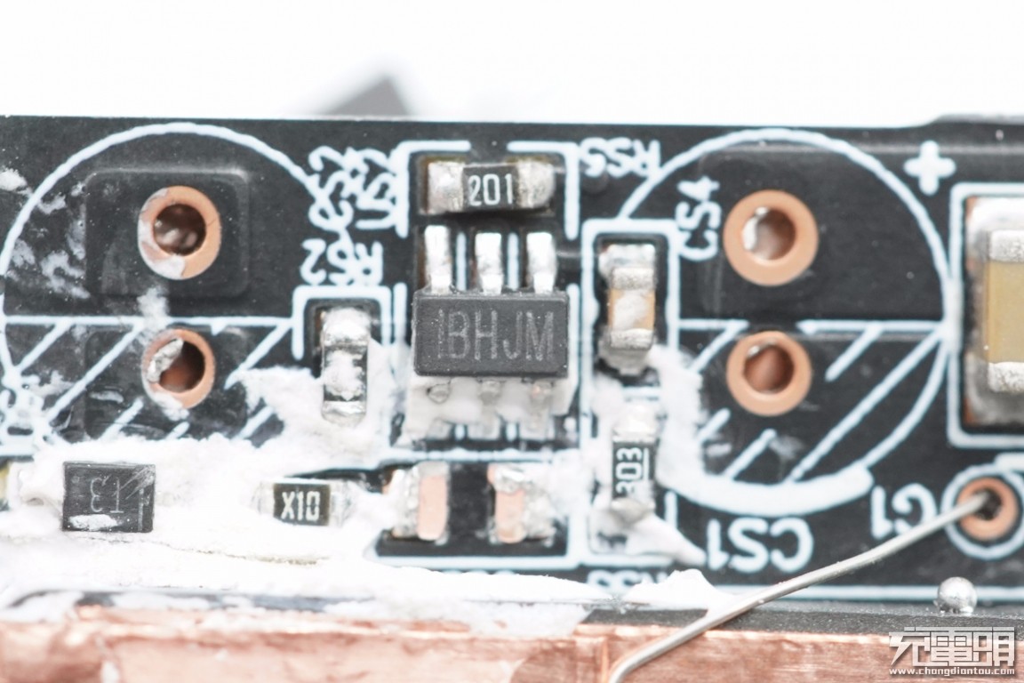 联想口红氮化镓充电器,联想氮化镓充电器对比测评