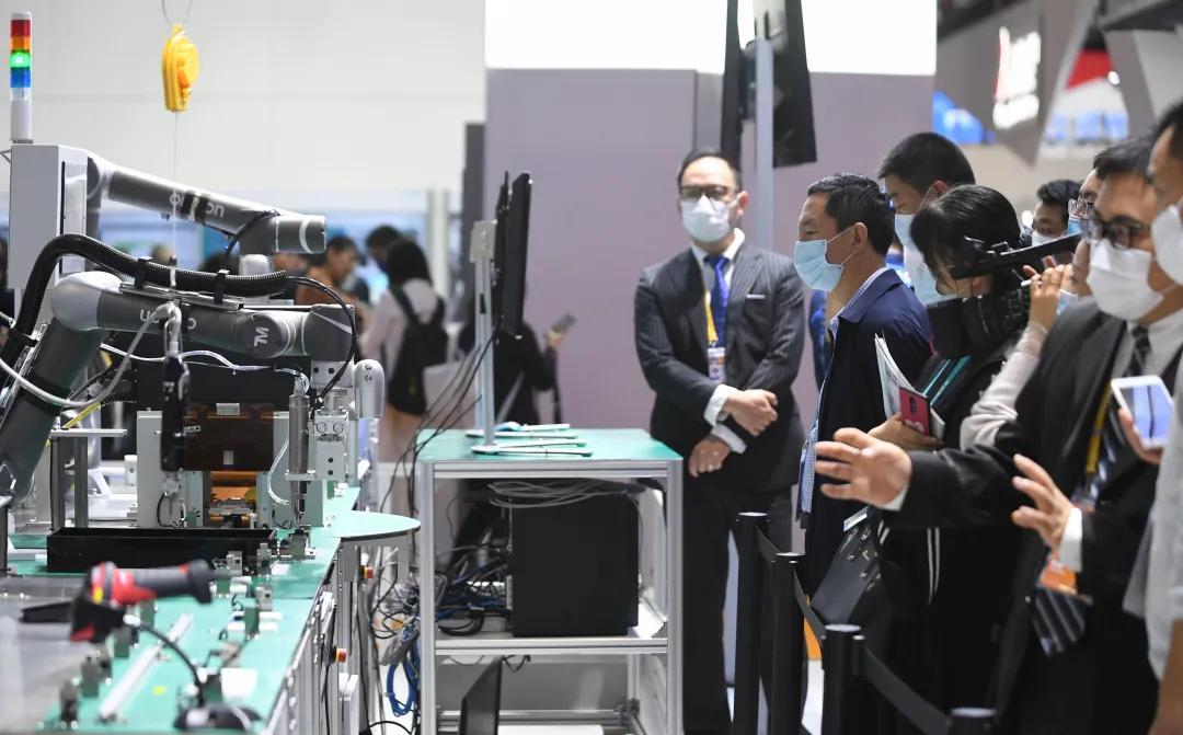 以习*平近**同志为核心的*党**中央领航中国为实现第一个百年奋斗目标而奋勇拼搏纪实