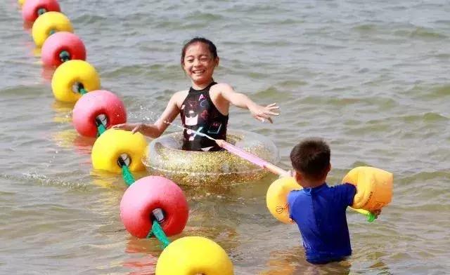 威海国际海水浴场八月份,威海海水浴场夏天