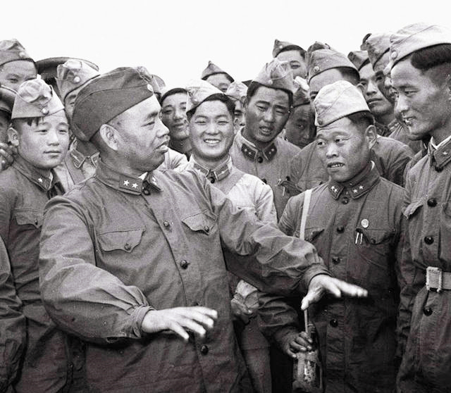 李连杰首次评价李小龙,李小龙成龙李连杰哪个厉害