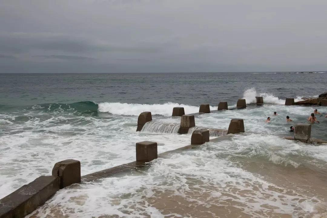 拉丝、雾化、光滑还是倒影，如何拍摄不同的水流效果？