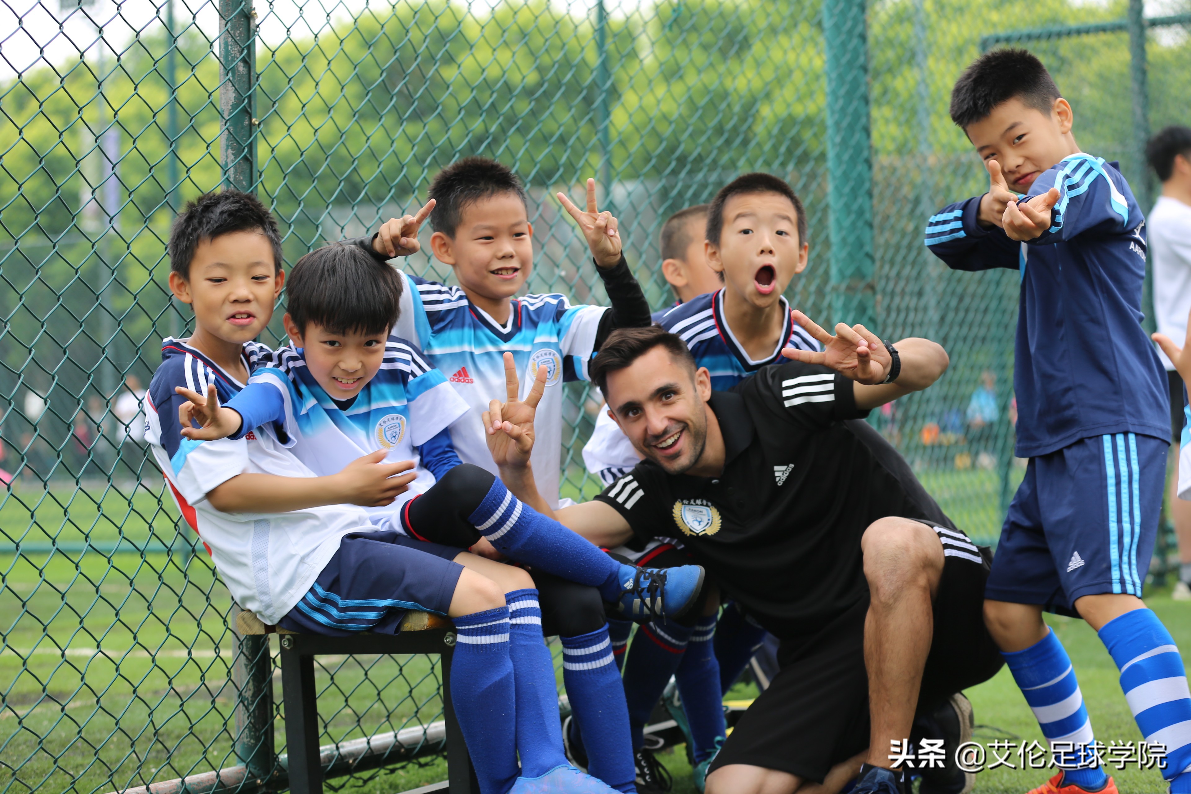 怎样正确教育孩子认识三角体,零基础6-8岁足球训练教程