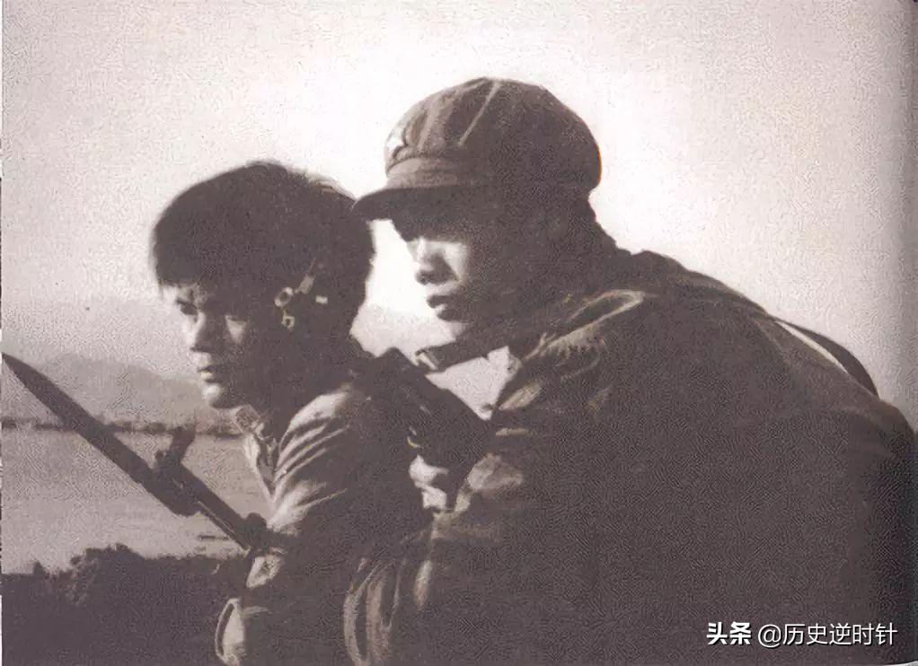 英国特种部队空降营救,英国雇佣军被活捉