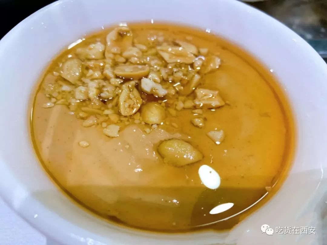 藏着人间烟火气的麻辣烫老店,麻辣烫特别好吃的一家