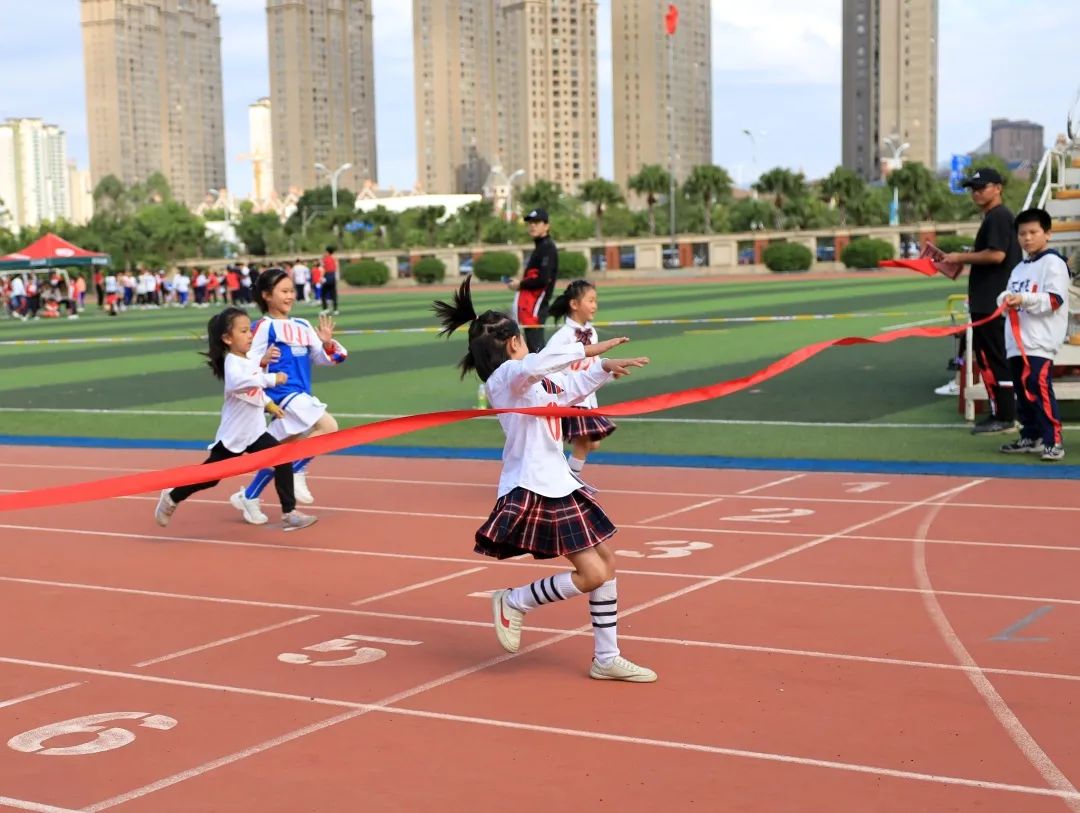 精彩难忘，未来可期，向着阳光奔跑吧！福清文光学校小学部第七届田径运动会闭幕式