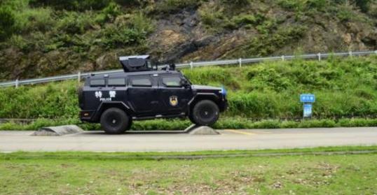 暴龙特警装甲防暴车多少钱,剑齿虎防爆车和暴龙突击车