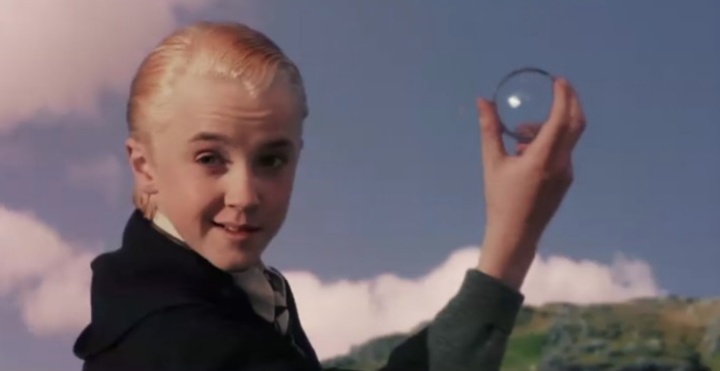 德拉科马尔福和哈利波特交朋友,哈利波特喊过马尔福几次德拉科