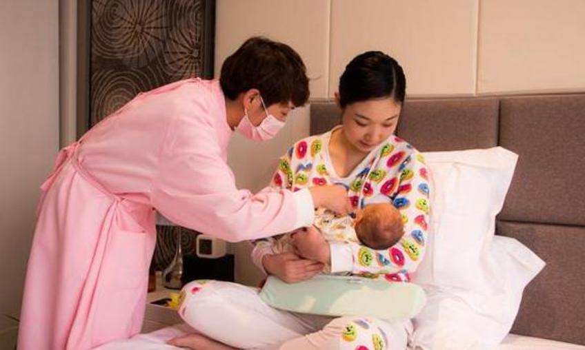 新生妈妈母乳喂养小知识,宝宝母乳喂养初次应该吃什么辅食