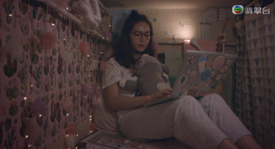 情侣开房也要找黄牛？这8.8高分剧，逼疯的不只香港人