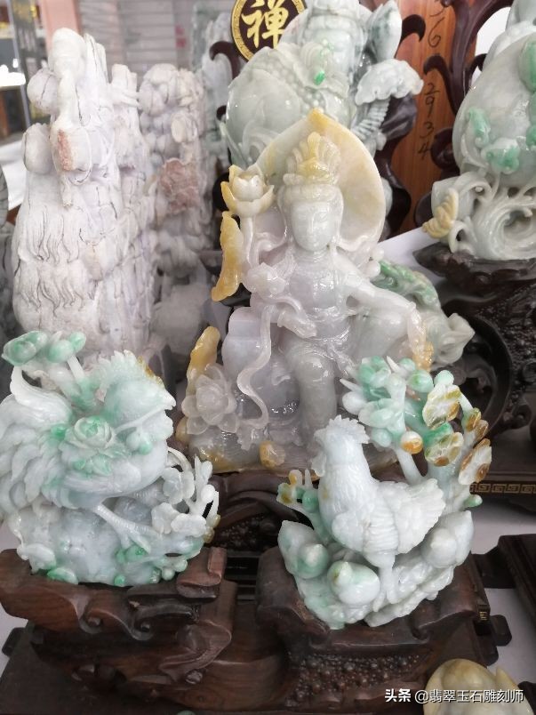 我典当了二十个翡翠手镯，换来了拜鉴定专家为师的机缘奇遇