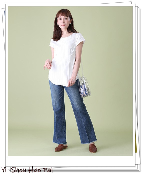 女星喇叭牛仔裤搭配,风衣搭配喇叭牛仔裤