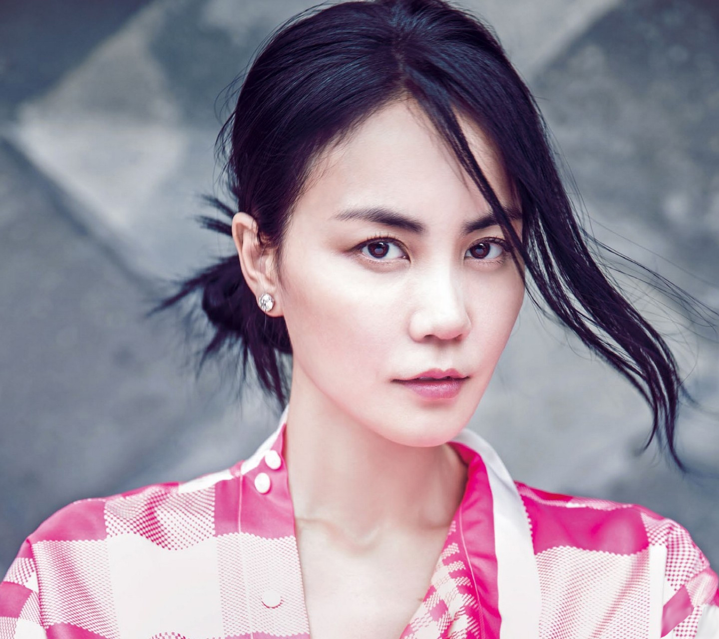 年轻时的王菲和她的父母,王菲的父母离异了吗