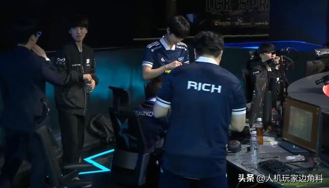 lck有几个三冠王,lck的纪录都是和faker一起创造的